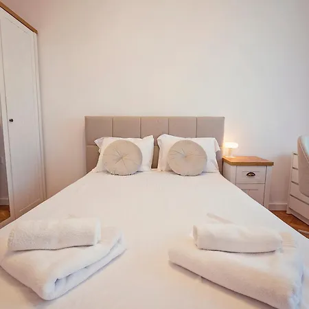 Apartment Modern Sea View 2bd Next To Sea Garden By Apartmax