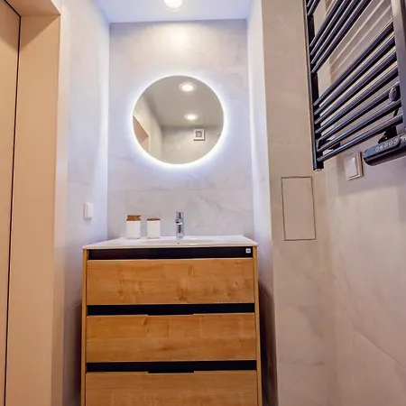 Modern Sea View 2bd Next To Sea Garden By Apartmax Apartment *