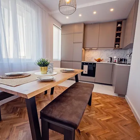 Modern Sea View 2bd Next To Sea Garden By Apartmax *