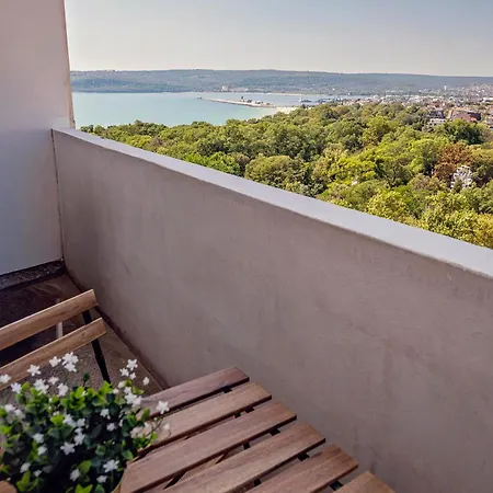Modern Sea View 2bd Next To Sea Garden By Apartmax Apartment Warna