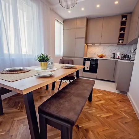 Modern Sea View 2bd Next To Sea Garden By Apartmax Apartment