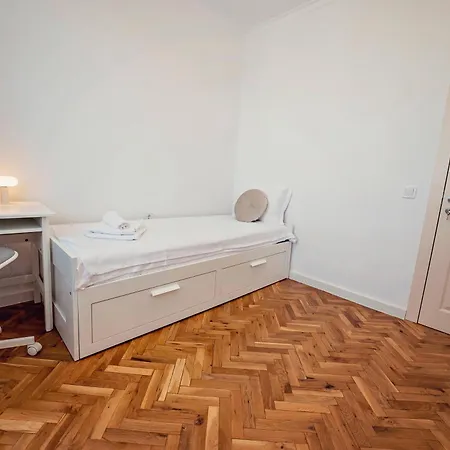 Modern Sea View 2bd Next To Sea Garden By Apartmax Apartment