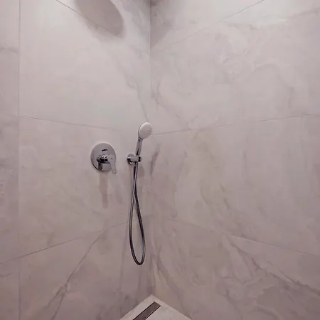 Modern Sea View 2bd Next To Sea Garden By Apartmax Apartment Warna